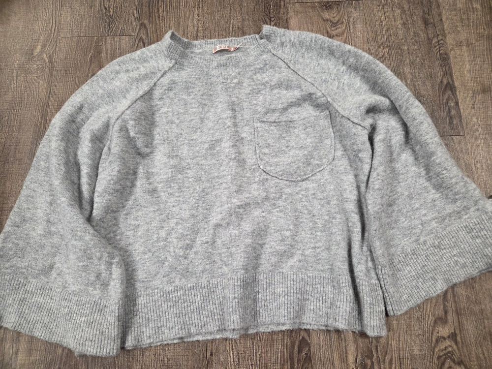 Esqualo Light Solid Gray Pullover Bell Sleeve Sweater Size Small Alpaca/Wool